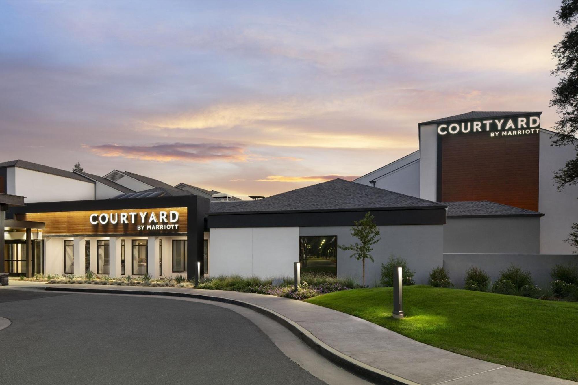 Hotel Courtyard By Marriott Bakersfield Zewnętrze zdjęcie